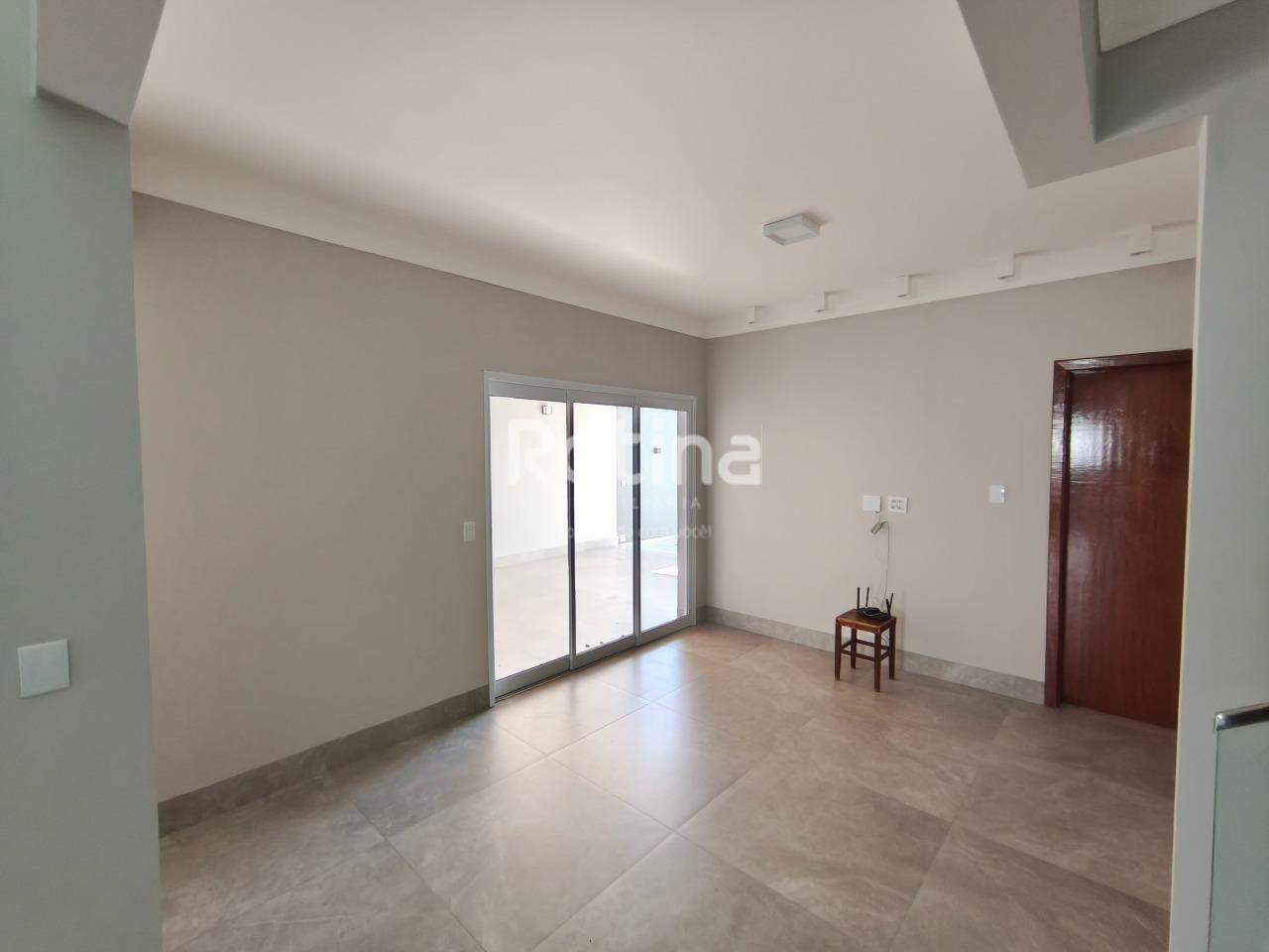 Casa à venda, 5 quartos em Uberlândia no bairro Jardim Karaíba no valor de R$ 2.550.000,00 - Rotina Imobiliária: Living