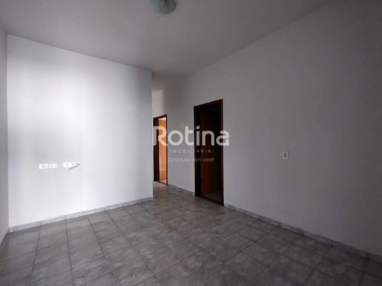 Casa para alugar, 3 quartos em Uberlândia no bairro Nossa Senhora das Graças no valor de R$ 2.200,00 - Rotina Imobiliária: 