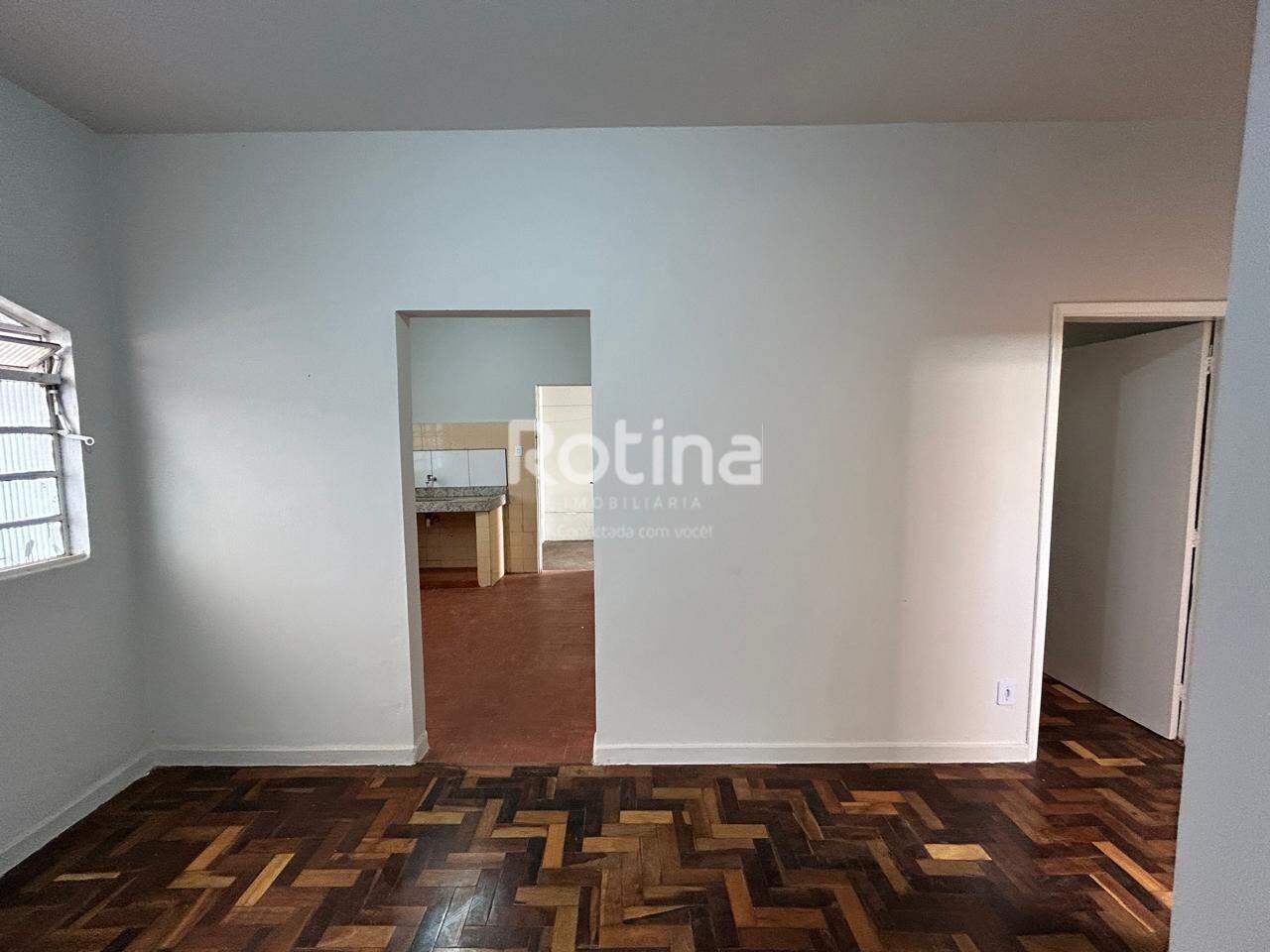 Colônia à venda, 3 quartos em Uberlândia no bairro Santa Mônica no valor de R$ 740.000,00 - Rotina Imobiliária: 