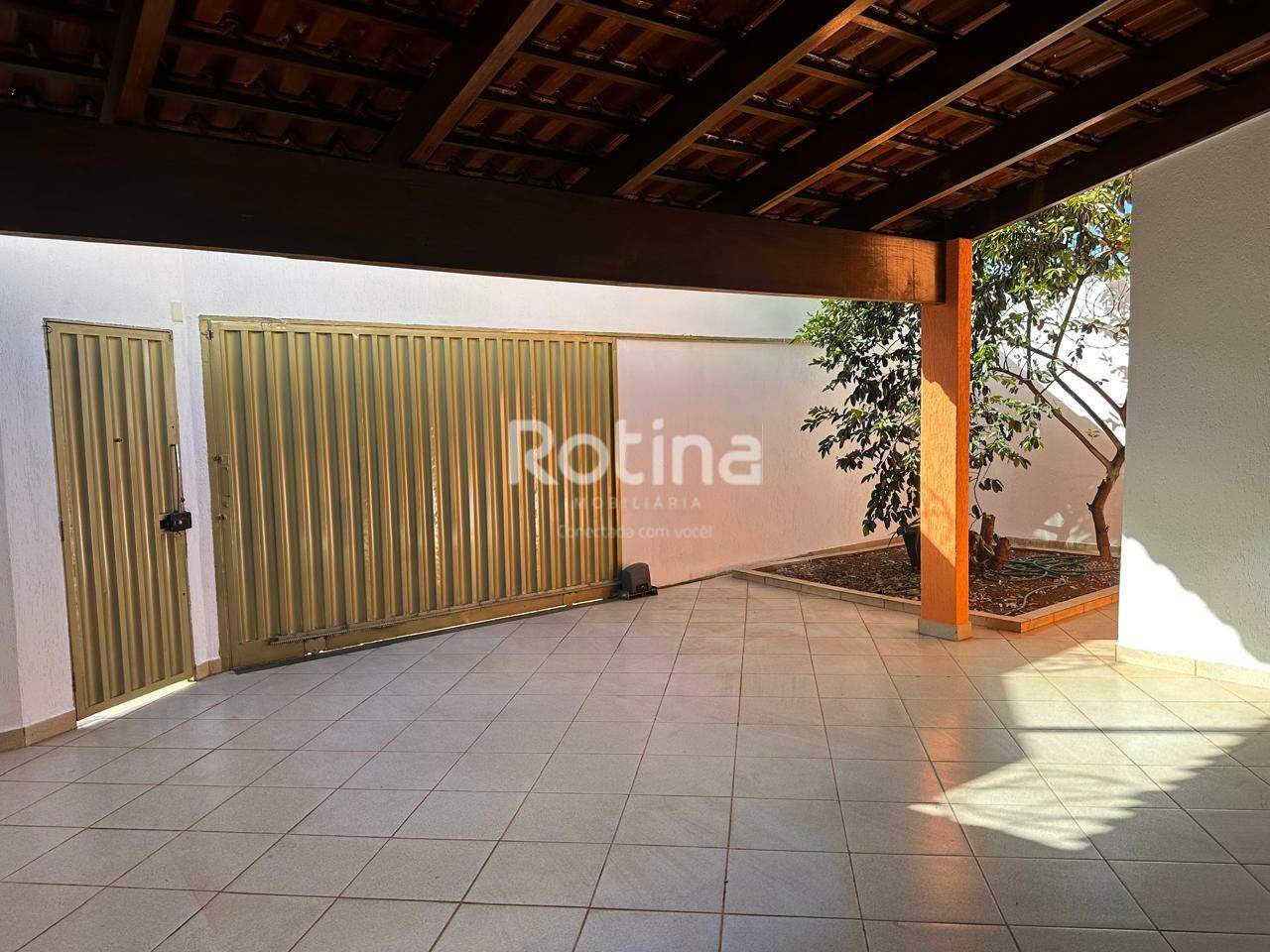 Casa à venda, 3 quartos em Uberlândia no bairro Planalto no valor de R$ 750.000,00 - Rotina Imobiliária: 