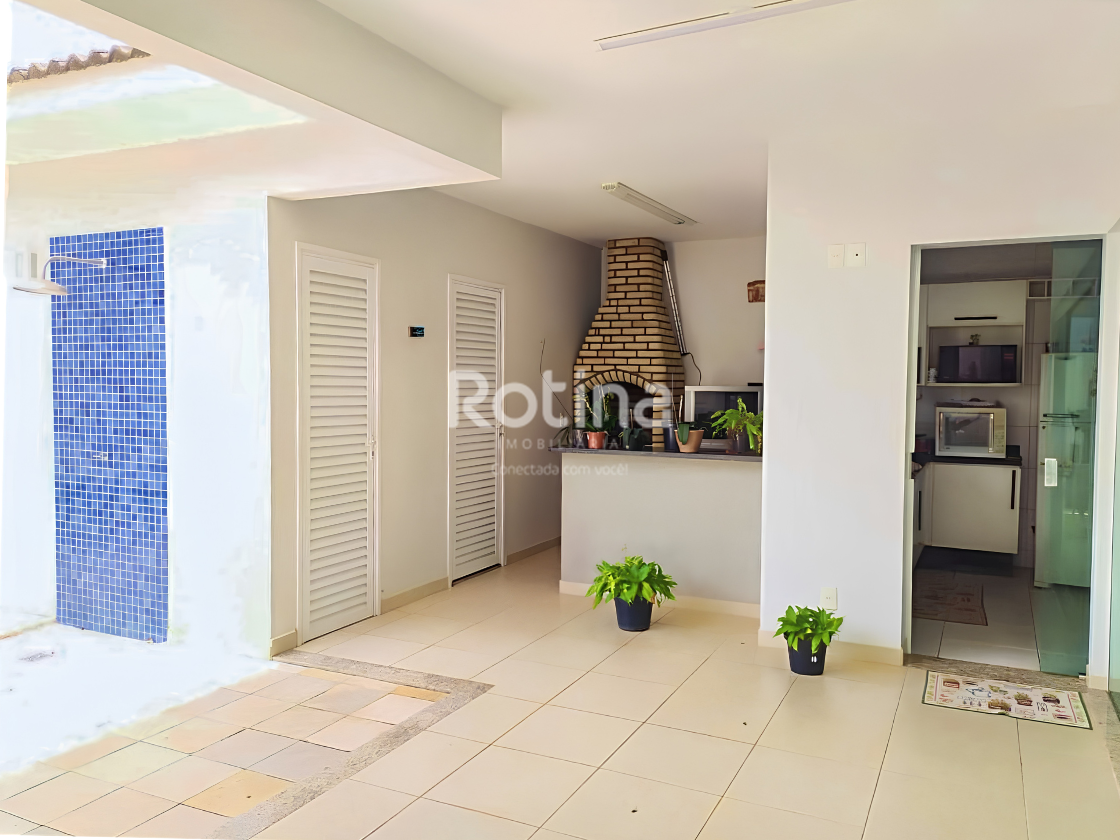 Casa à venda, 5 quartos em Uberlândia no bairro Segismundo Pereira no valor de R$ 1.400.000,00 - Rotina Imobiliária: 