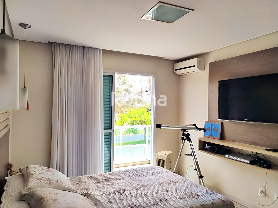 Casa à venda, 5 quartos em Uberlândia no bairro Segismundo Pereira no valor de R$ 1.400.000,00 - Rotina Imobiliária: 
