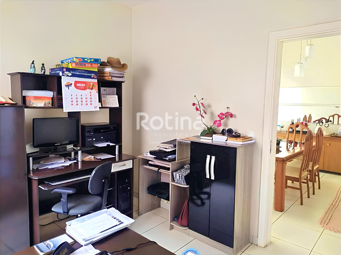 Casa à venda, 5 quartos em Uberlândia no bairro Segismundo Pereira no valor de R$ 1.400.000,00 - Rotina Imobiliária: 