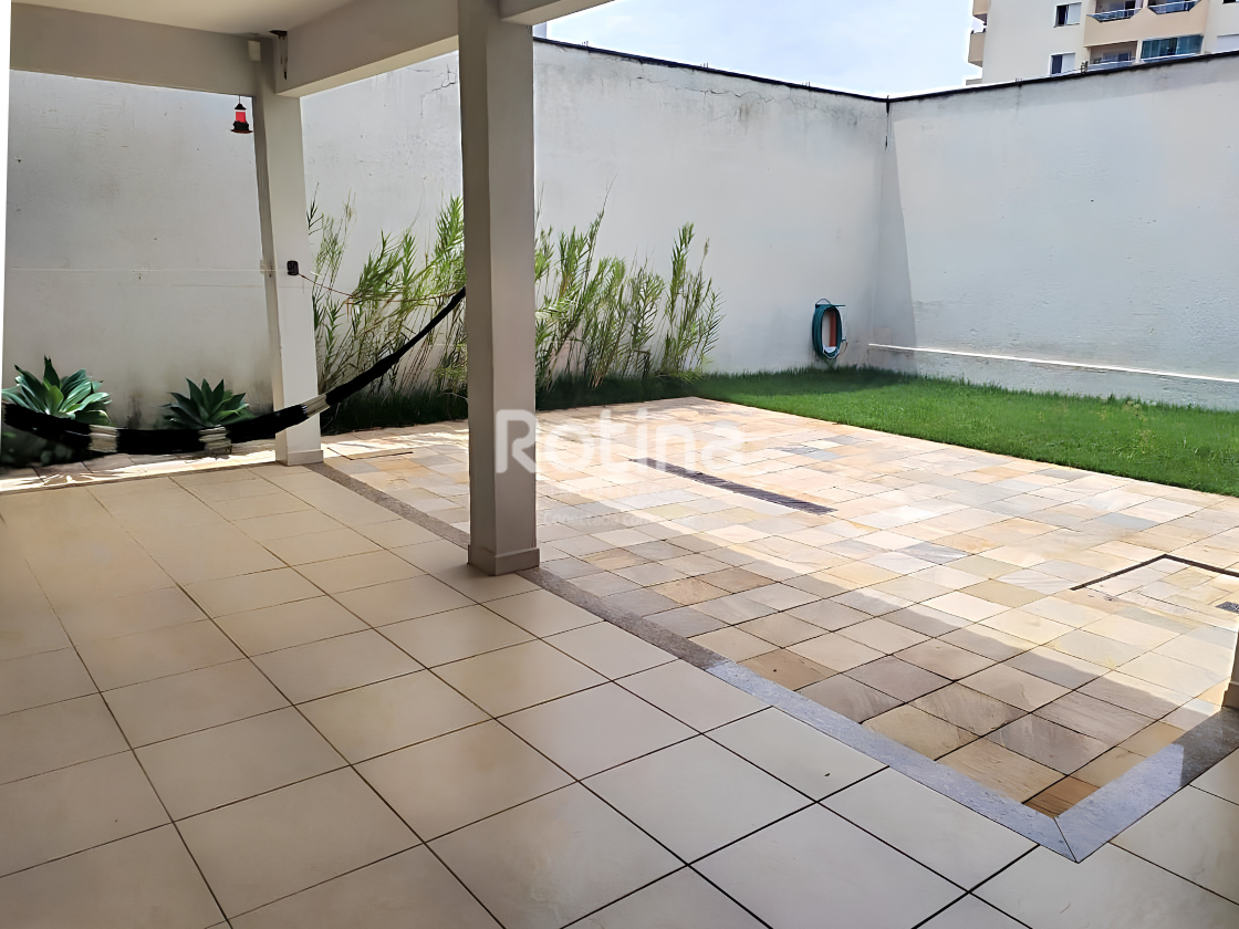 Casa à venda, 5 quartos em Uberlândia no bairro Segismundo Pereira no valor de R$ 1.400.000,00 - Rotina Imobiliária: 