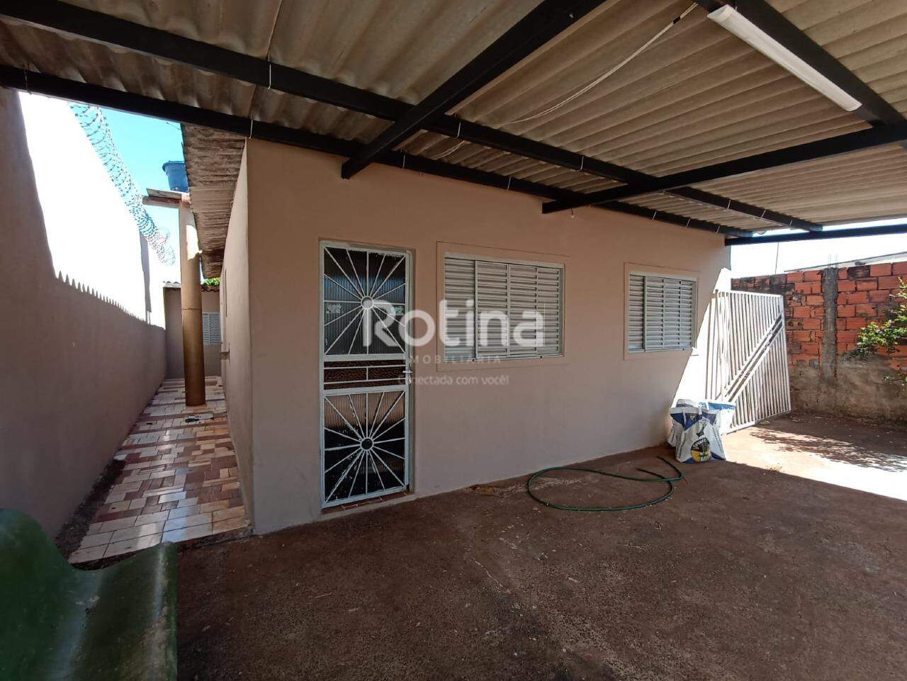Casa à venda, 3 quartos em Uberlândia no bairro Nossa Senhora das Graças no valor de R$ 500.000,00 - Rotina Imobiliária: 