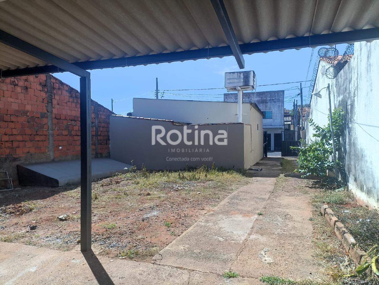 Casa à venda, 3 quartos em Uberlândia no bairro Nossa Senhora das Graças no valor de R$ 500.000,00 - Rotina Imobiliária: 