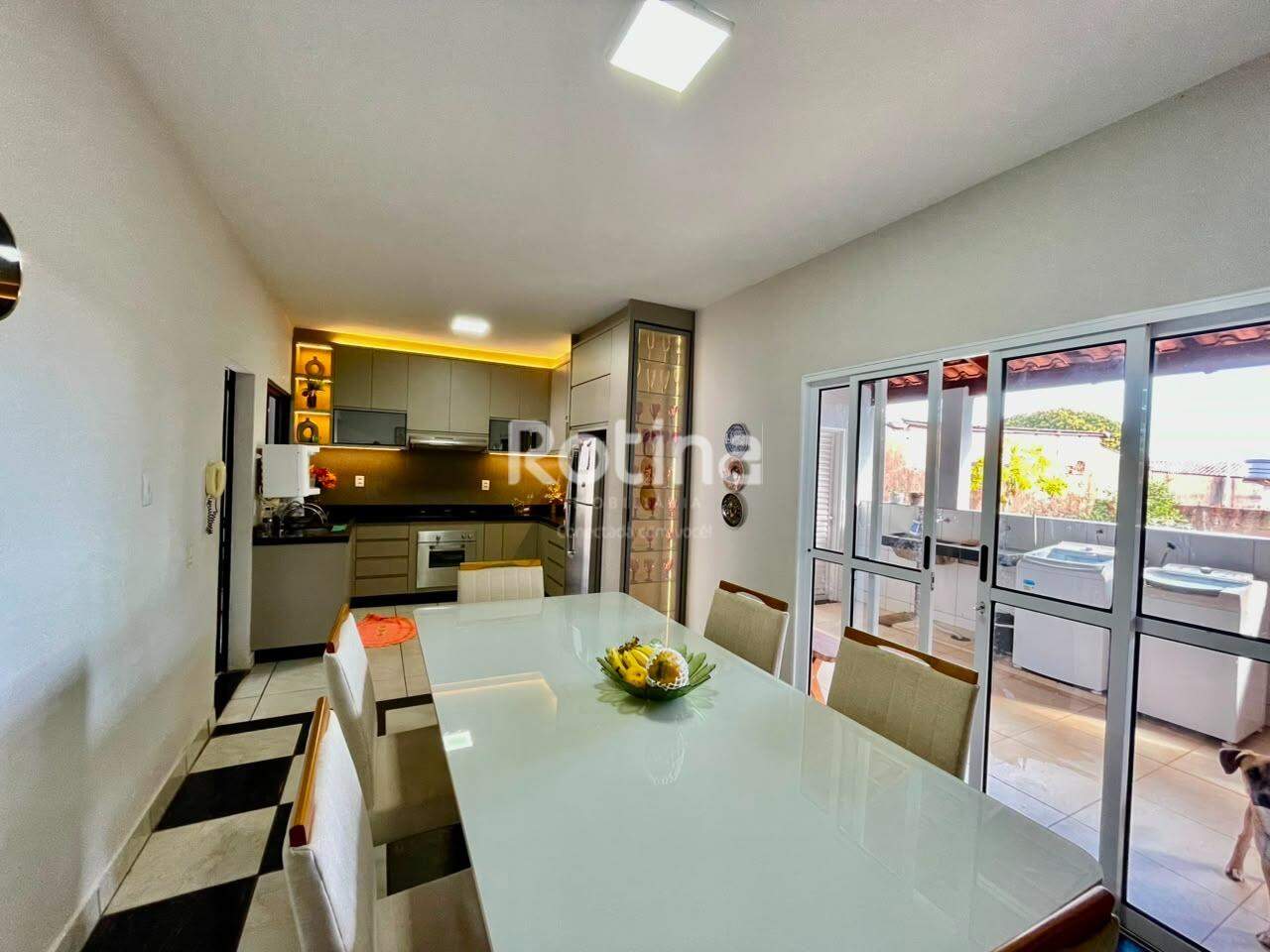 Casa à venda, 3 quartos em Uberlândia no bairro Osvaldo Rezende no valor de R$ 550.000,00 - Rotina Imobiliária: 