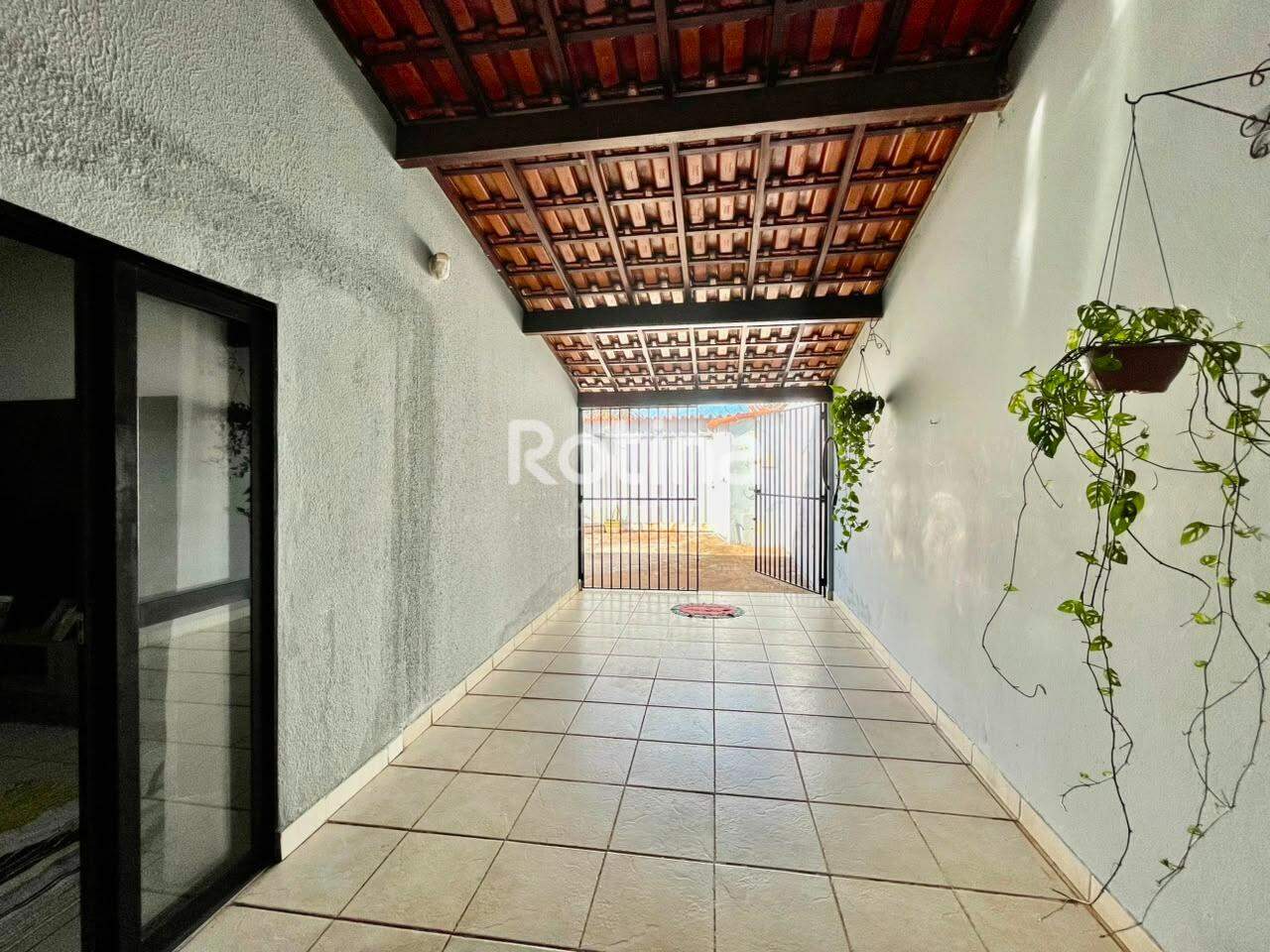 Casa à venda, 3 quartos em Uberlândia no bairro Osvaldo Rezende no valor de R$ 550.000,00 - Rotina Imobiliária: 