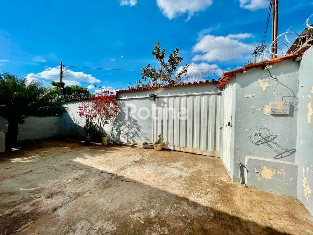 Casa à venda, 3 quartos em Uberlândia no bairro Osvaldo Rezende no valor de R$ 550.000,00 - Rotina Imobiliária: 