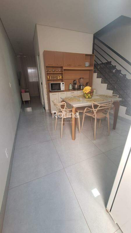 Casa para alugar, 2 quartos em Uberlândia no bairro Segismundo Pereira no valor de R$ 2.800,00 - Rotina Imobiliária: 