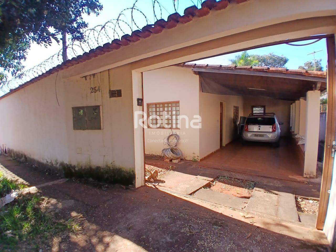 Chacara para alugar, 3 quartos em Uberlândia no bairro Morada dos Pássaros no valor de R$ 2.000,00 - Rotina Imobiliária: 