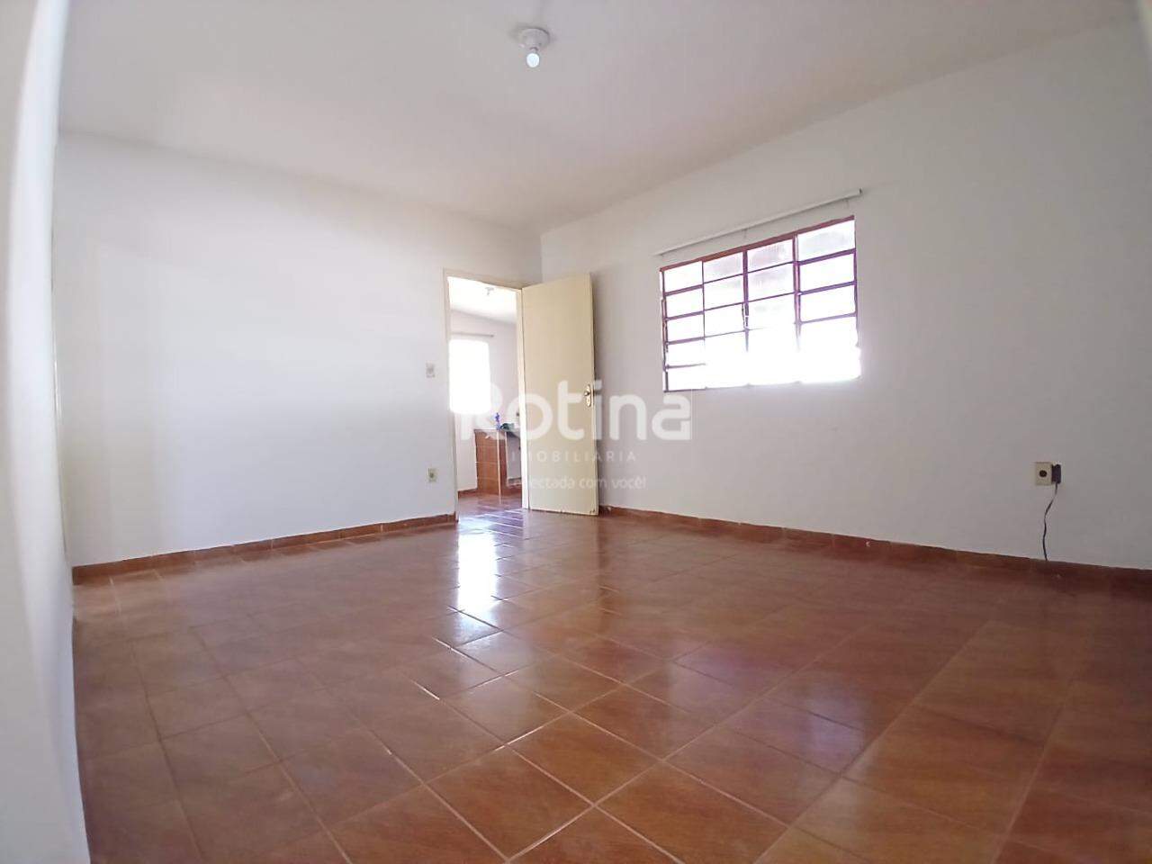 Chacara para alugar, 3 quartos em Uberlândia no bairro Morada dos Pássaros no valor de R$ 2.000,00 - Rotina Imobiliária: 
