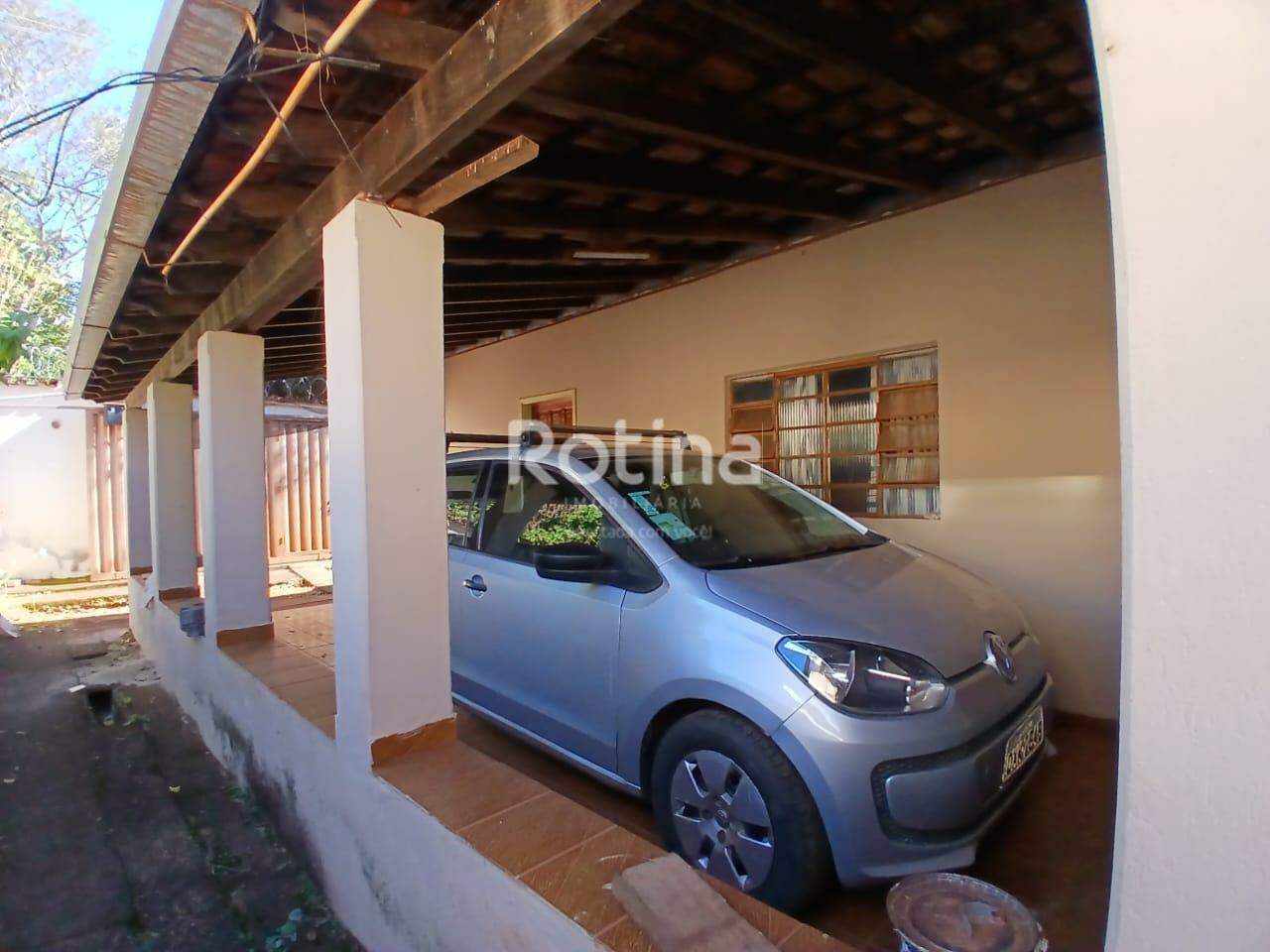 Chacara para alugar, 3 quartos em Uberlândia no bairro Morada dos Pássaros no valor de R$ 2.000,00 - Rotina Imobiliária: 