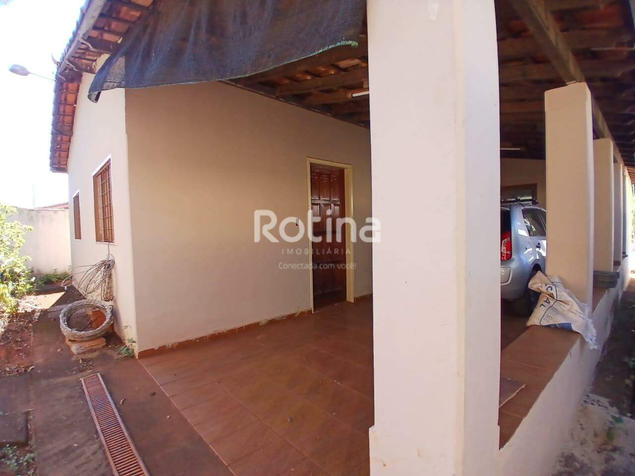 Chacara para alugar, 3 quartos em Uberlândia no bairro Morada dos Pássaros no valor de R$ 2.000,00 - Rotina Imobiliária: 