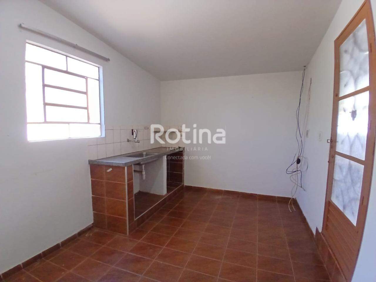 Chacara para alugar, 3 quartos em Uberlândia no bairro Morada dos Pássaros no valor de R$ 2.000,00 - Rotina Imobiliária: 