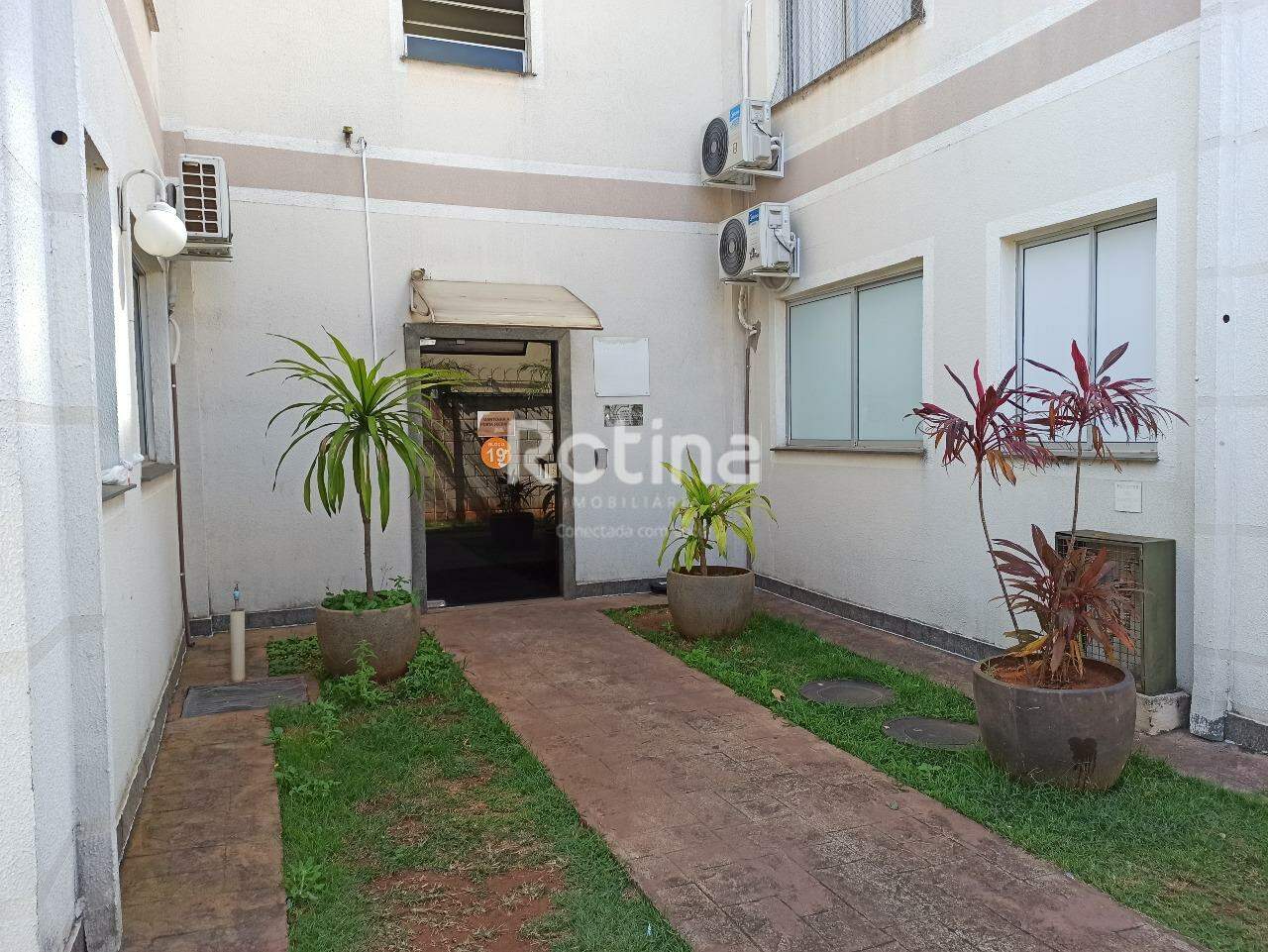 Apartamento para alugar, 2 quartos em Uberlândia no bairro Jardim Holanda no valor de R$ 1.100,00 - Rotina Imobiliária: 