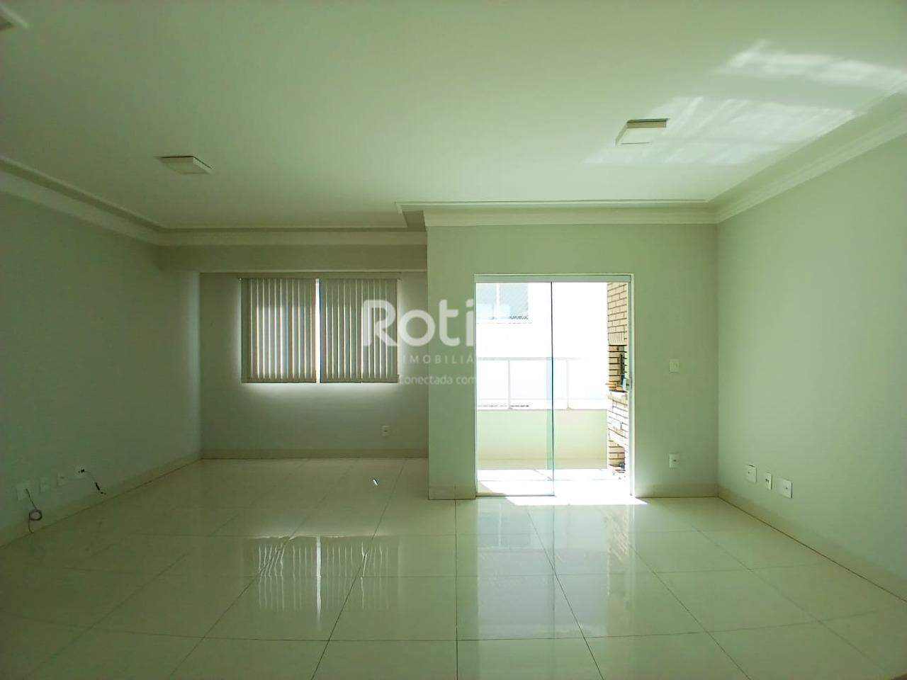 Apartamento para alugar, 3 quartos em Uberlândia no bairro Santa Mônica no valor de R$ 2.700,00 - Rotina Imobiliária: 