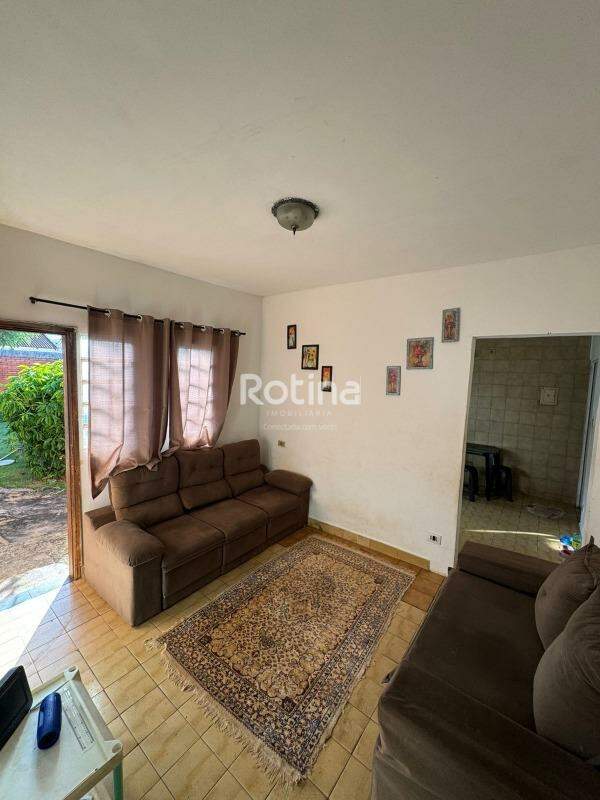 Casa à venda, 3 quartos em Uberlândia no bairro Tubalina no valor de R$ 400.000,00 - Rotina Imobiliária: 