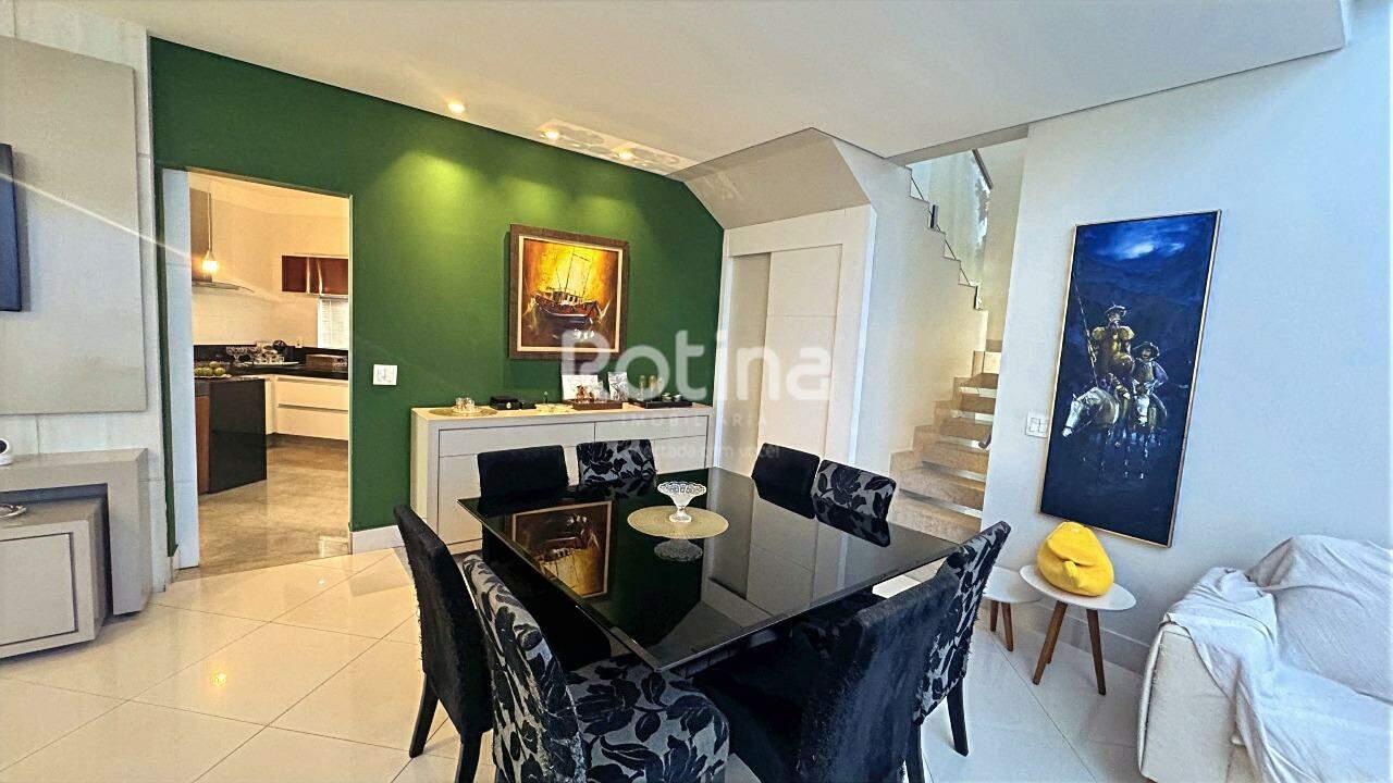 Casa Condomínio Fechado à venda, 3 quartos em Uberlândia no bairro Jardim Inconfidência no valor de R$ 2.400.000,00 - Rotina Imobiliária: 