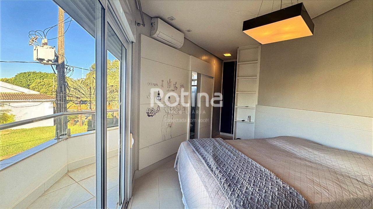 Casa Condomínio Fechado à venda, 3 quartos em Uberlândia no bairro Jardim Inconfidência no valor de R$ 2.400.000,00 - Rotina Imobiliária: 