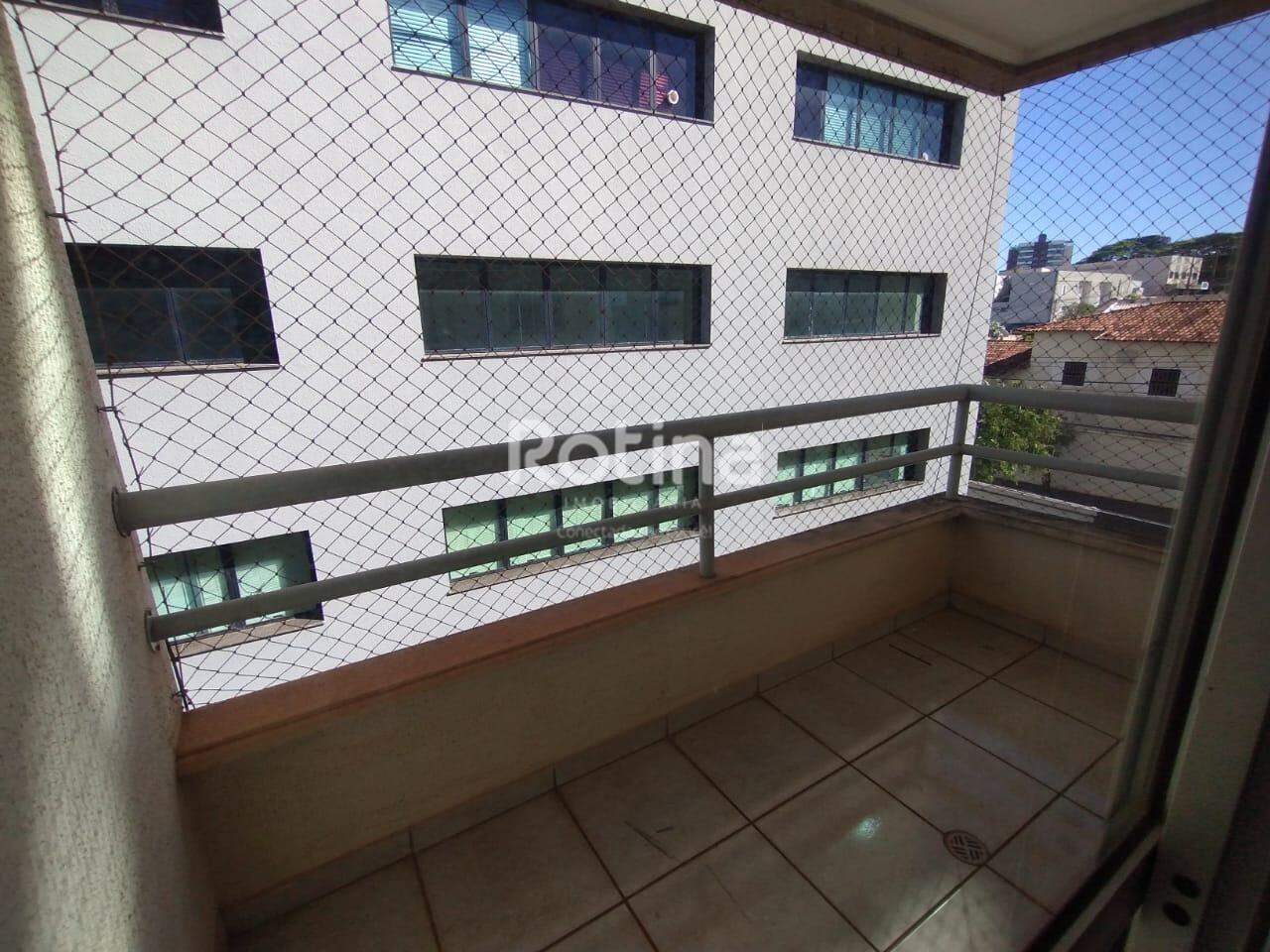 Apartamento para alugar, 3 quartos em Uberlândia no bairro Tabajaras no valor de R$ 2.500,00 - Rotina Imobiliária: 