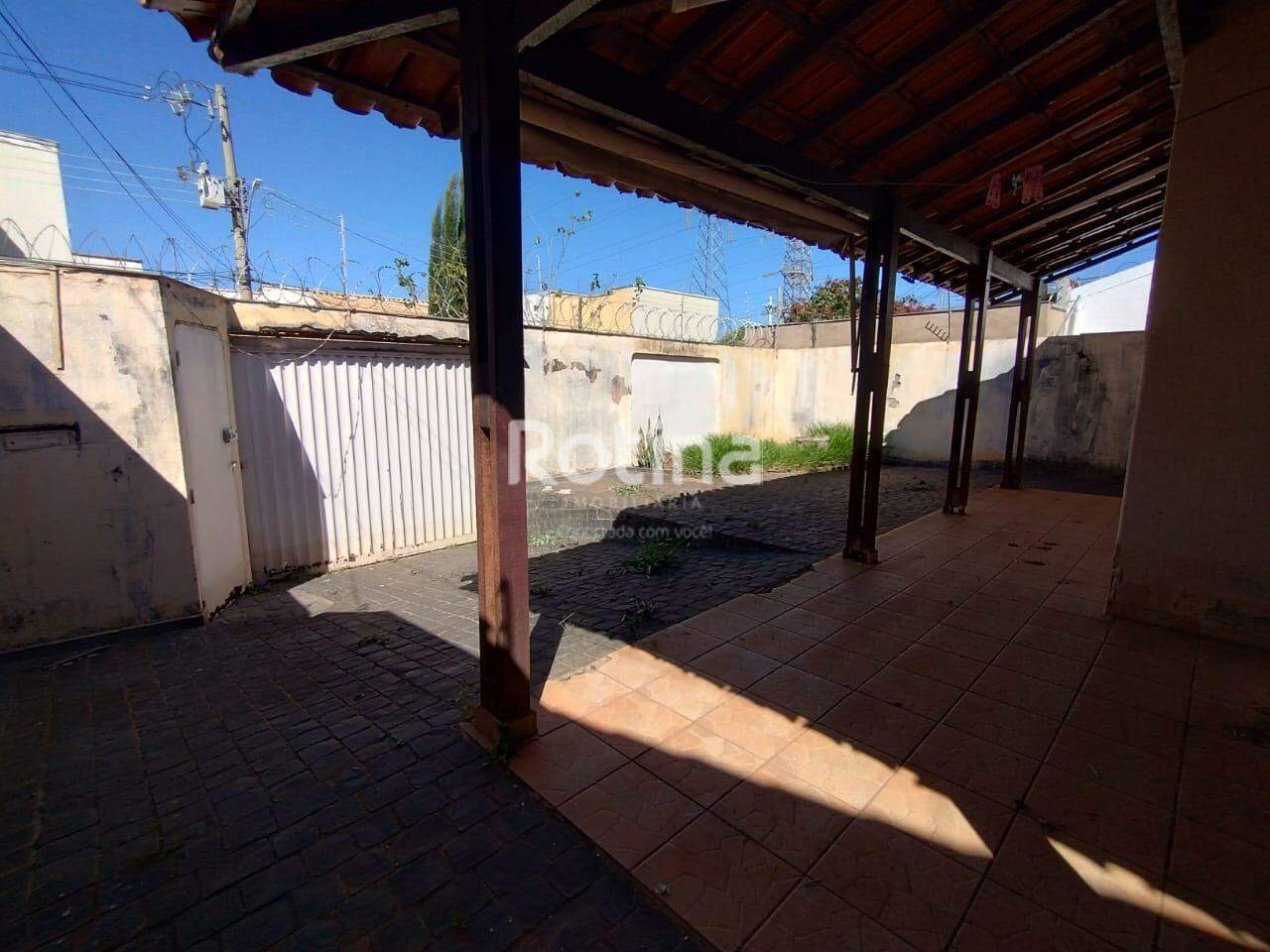 Casa para alugar, 3 quartos em Uberlândia no bairro Vigilato Pereira no valor de R$ 1.500,00 - Rotina Imobiliária: 