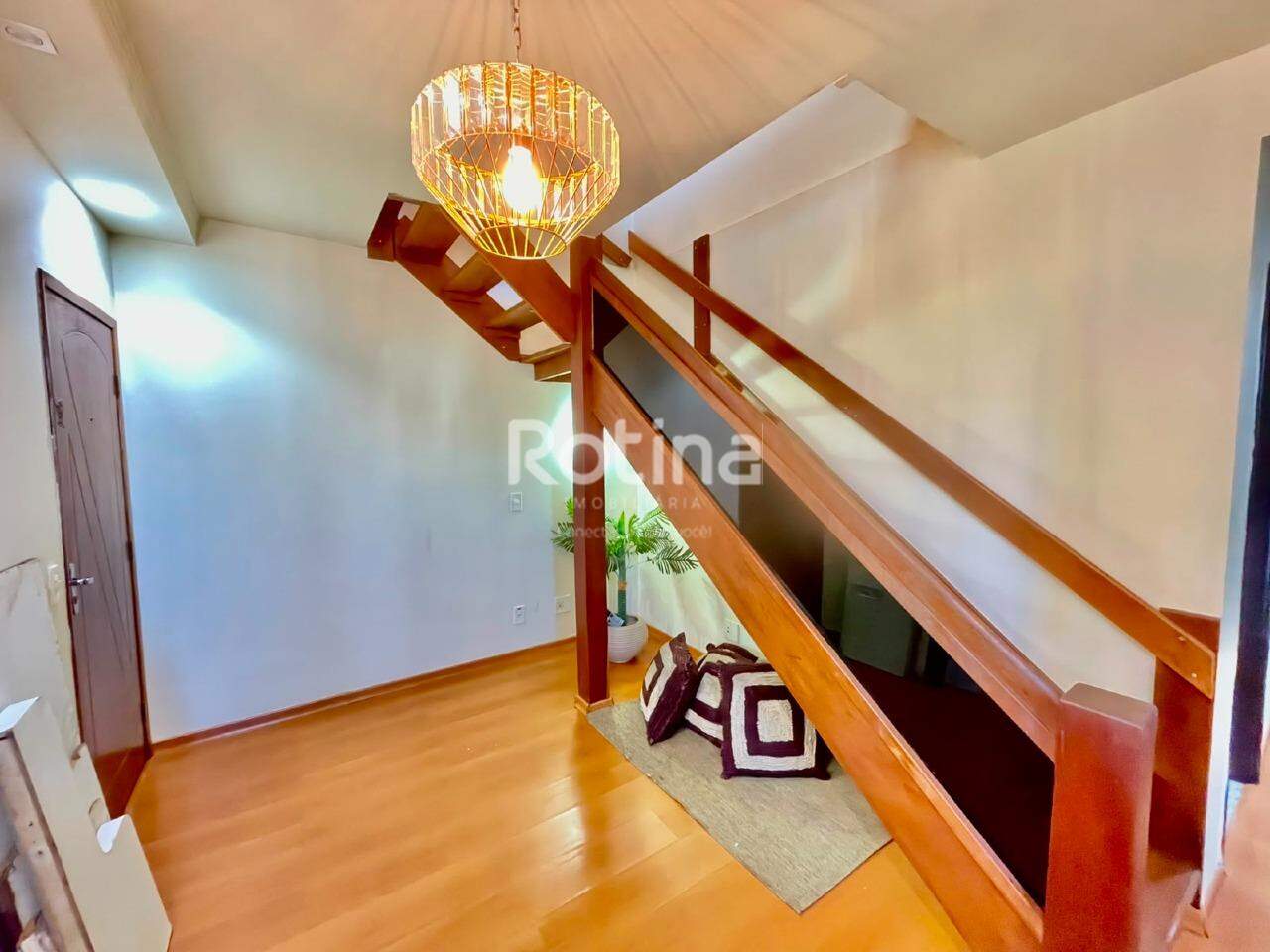 Apartamento à venda, 3 quartos em Uberlândia no bairro Marta Helena no valor de R$ 450.000,00 - Rotina Imobiliária: 