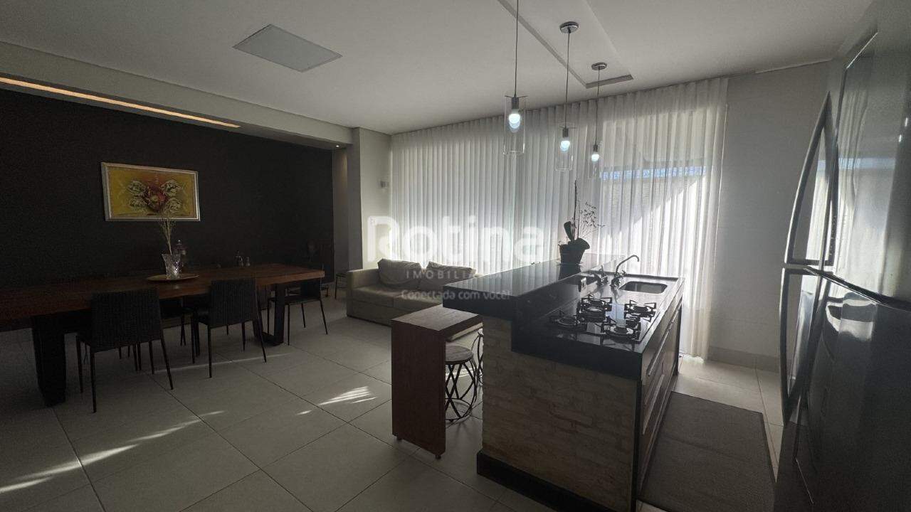 Casa Condomínio Fechado para alugar, 3 quartos em Uberlândia no bairro Jardim Inconfidência no valor de R$ 12.500,00 - Rotina Imobiliária: 