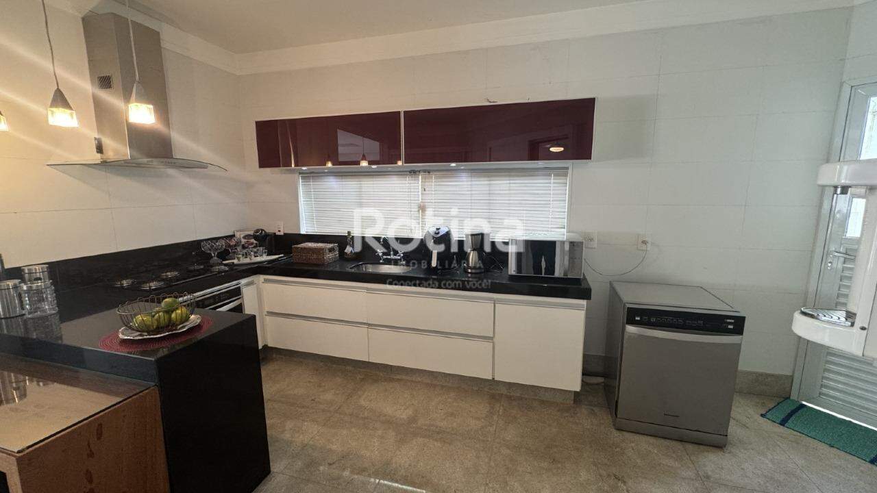 Casa Condomínio Fechado para alugar, 3 quartos em Uberlândia no bairro Jardim Inconfidência no valor de R$ 12.500,00 - Rotina Imobiliária: 