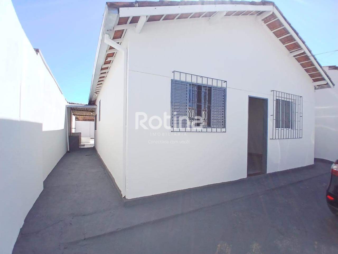 Casa para alugar, 3 quartos em Uberlândia no bairro Pacaembu no valor de R$ 2.500,00 - Rotina Imobiliária: 
