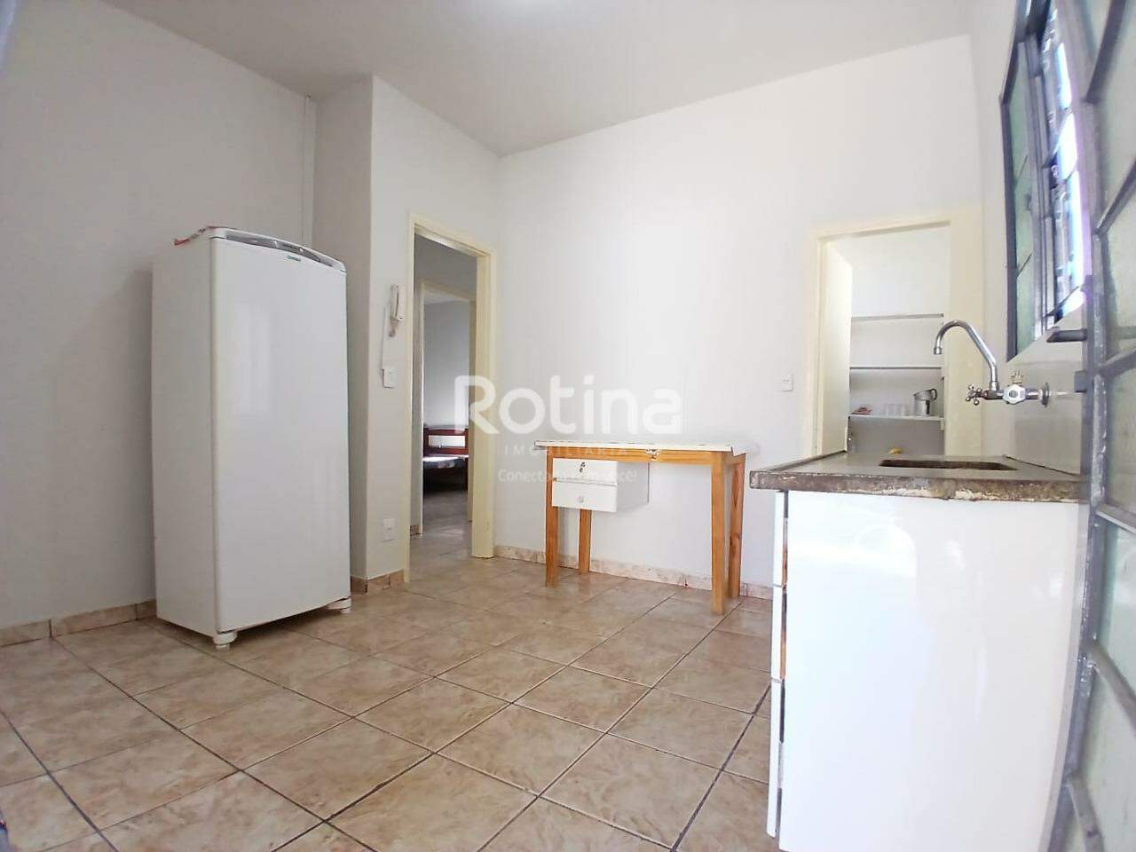Casa para alugar, 3 quartos em Uberlândia no bairro Pacaembu no valor de R$ 2.500,00 - Rotina Imobiliária: 
