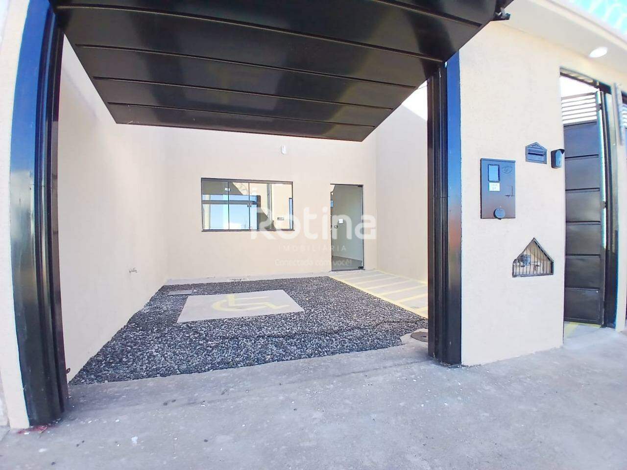 Casa para alugar, 2 quartos em Uberlândia no bairro Laranjeiras no valor de R$ 2.300,00 - Rotina Imobiliária: 
