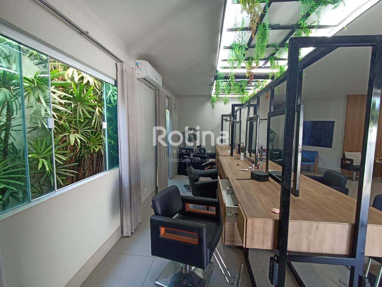 Casa Comercial à venda, 3 quartos em Uberlândia no bairro Morada da Colina no valor de R$ 1.200.000,00 - Rotina Imobiliária: 
