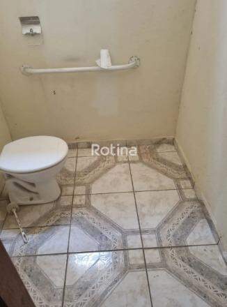 Comercial para alugar, em Uberlândia no bairro Osvaldo Rezende no valor de R$ 2.800,00 - Rotina Imobiliária: 
