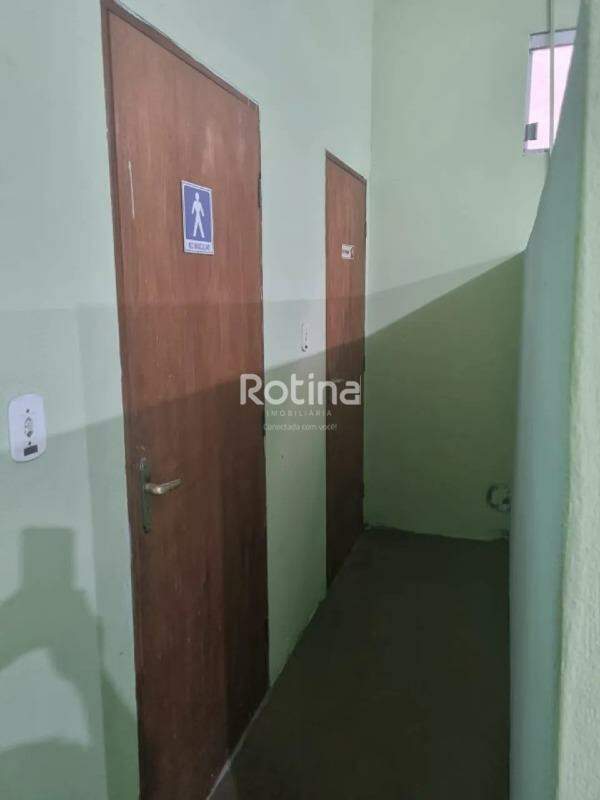 Comercial para alugar, em Uberlândia no bairro Osvaldo Rezende no valor de R$ 2.800,00 - Rotina Imobiliária: 