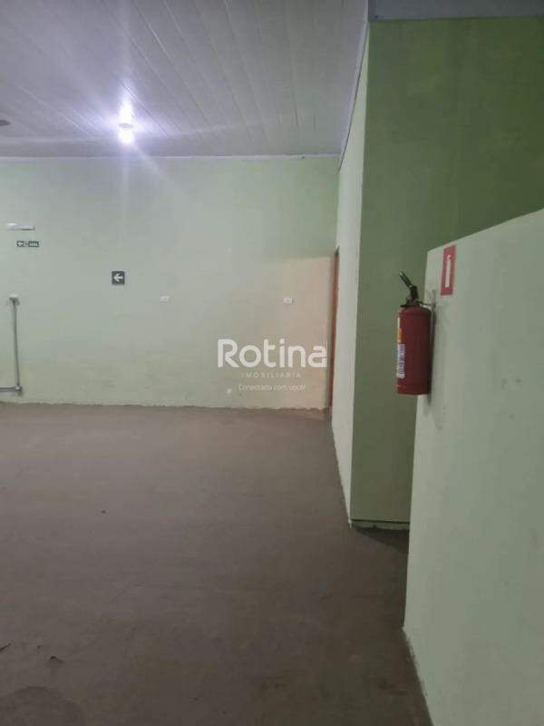 Comercial para alugar, em Uberlândia no bairro Osvaldo Rezende no valor de R$ 2.800,00 - Rotina Imobiliária: 