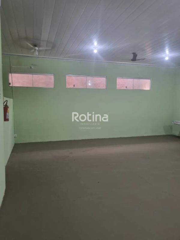 Comercial para alugar, em Uberlândia no bairro Osvaldo Rezende no valor de R$ 2.800,00 - Rotina Imobiliária: 