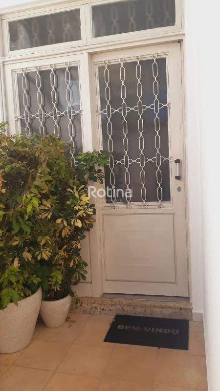 Casa Comercial à venda, 3 quartos em Uberlândia no bairro Tabajaras no valor de R$ 420.000,00 - Rotina Imobiliária: 
