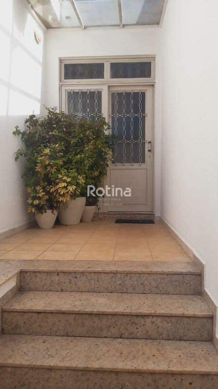 Casa Comercial à venda, 3 quartos em Uberlândia no bairro Tabajaras no valor de R$ 420.000,00 - Rotina Imobiliária: 