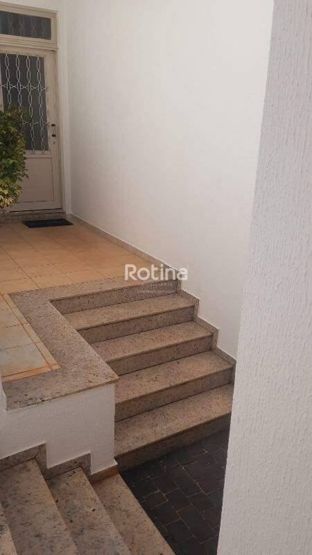 Casa Comercial à venda, 3 quartos em Uberlândia no bairro Tabajaras no valor de R$ 420.000,00 - Rotina Imobiliária: 