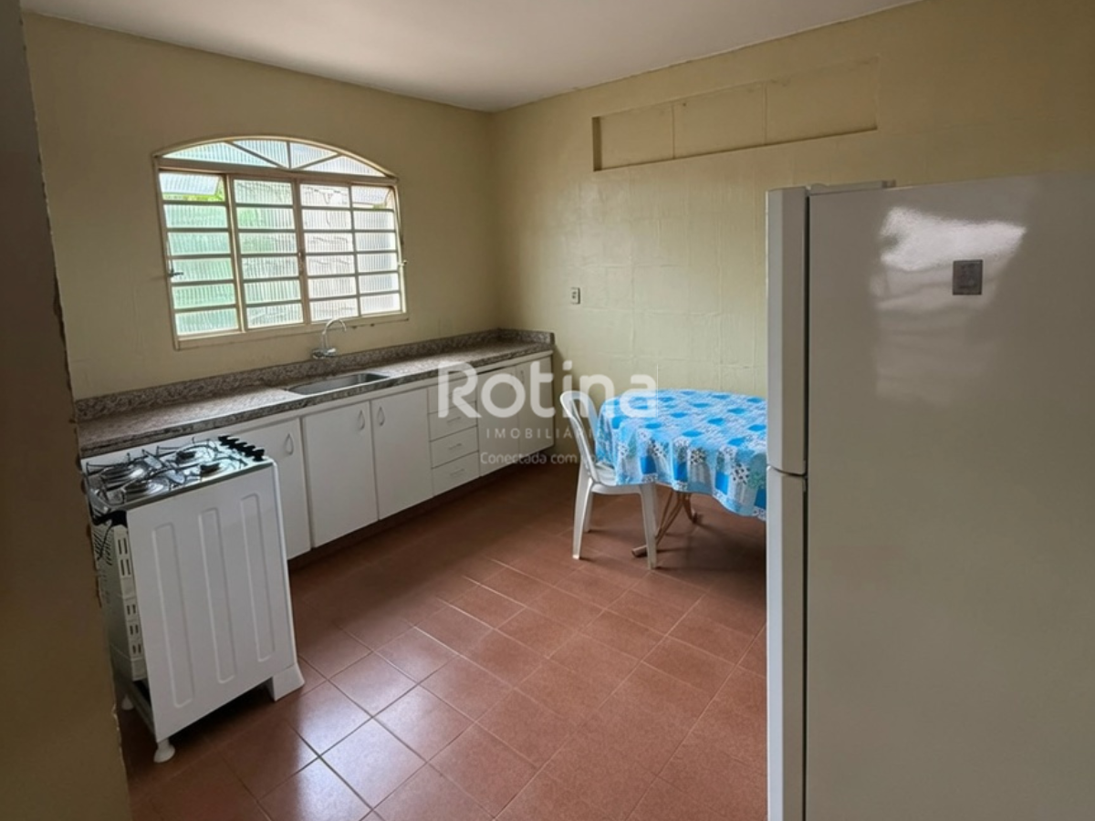 Casa à venda, 3 quartos em Uberlândia no bairro Bom Jesus no valor de R$ 550.000,00 - Rotina Imobiliária: 