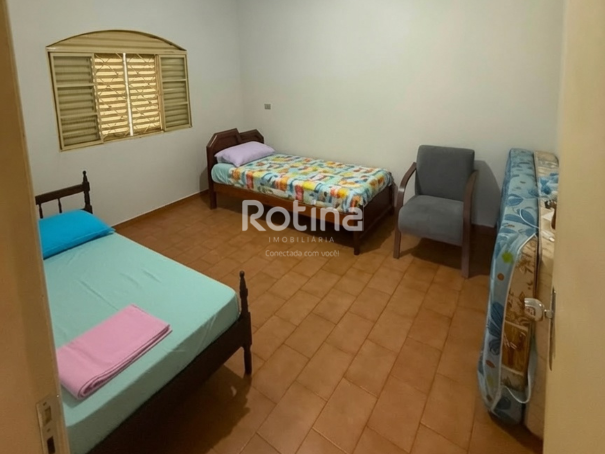 Casa à venda, 3 quartos em Uberlândia no bairro Bom Jesus no valor de R$ 550.000,00 - Rotina Imobiliária: 