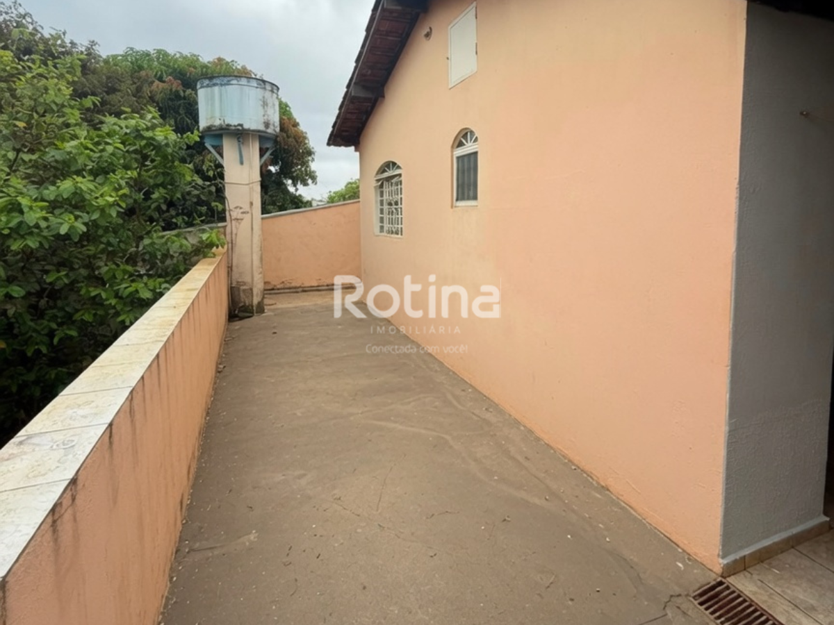 Casa à venda, 3 quartos em Uberlândia no bairro Bom Jesus no valor de R$ 550.000,00 - Rotina Imobiliária: 