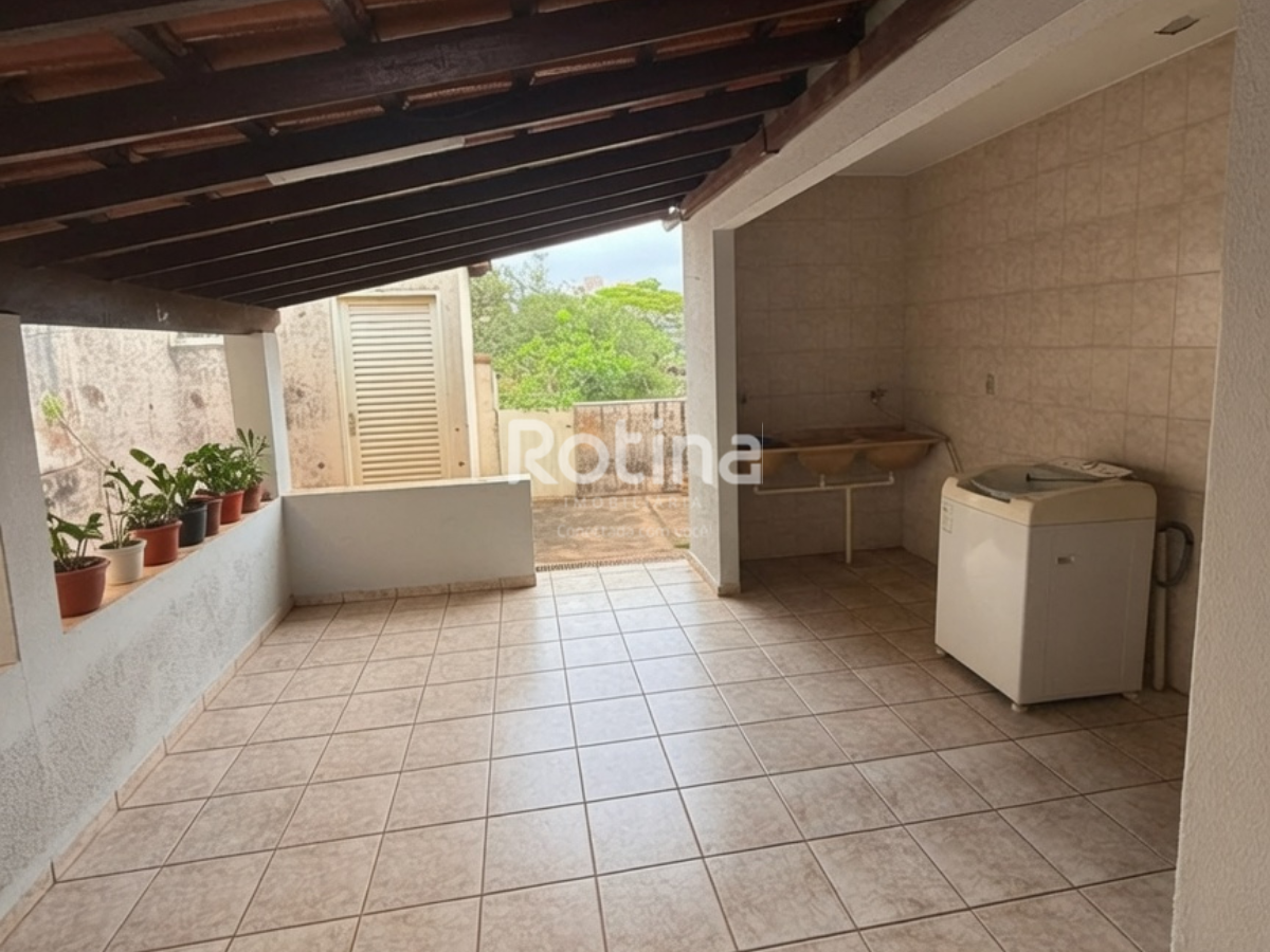 Casa à venda, 3 quartos em Uberlândia no bairro Bom Jesus no valor de R$ 550.000,00 - Rotina Imobiliária: 