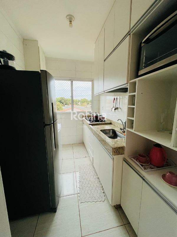 Apartamento para alugar, 2 quartos em Uberlândia no bairro Santa Mônica no valor de R$ 2.700,00 - Rotina Imobiliária: 