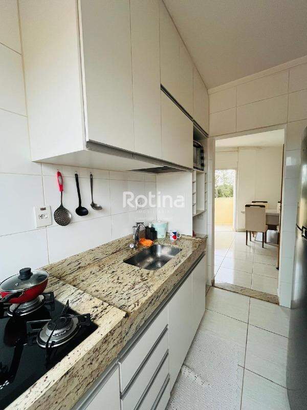 Apartamento para alugar, 2 quartos em Uberlândia no bairro Santa Mônica no valor de R$ 2.700,00 - Rotina Imobiliária: 
