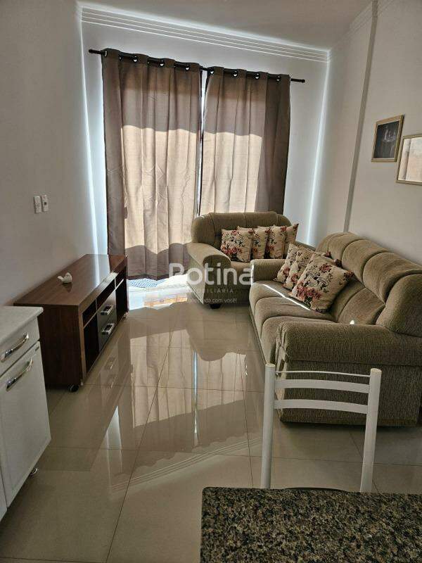 Apartamento para alugar, 2 quartos em Uberlândia no bairro Jardim Patrícia no valor de R$ 1.800,00 - Rotina Imobiliária: 