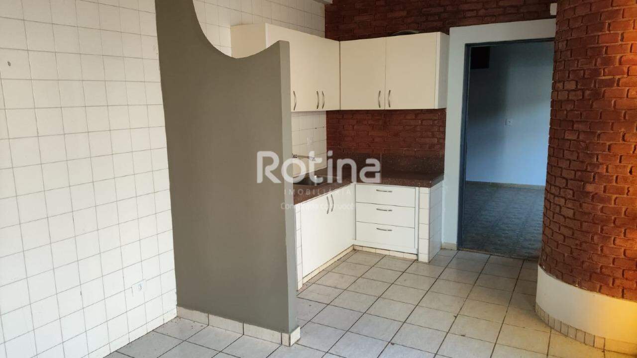 Casa para alugar, 4 quartos em Uberlândia no bairro Tabajaras no valor de R$ 4.000,00 - Rotina Imobiliária: 
