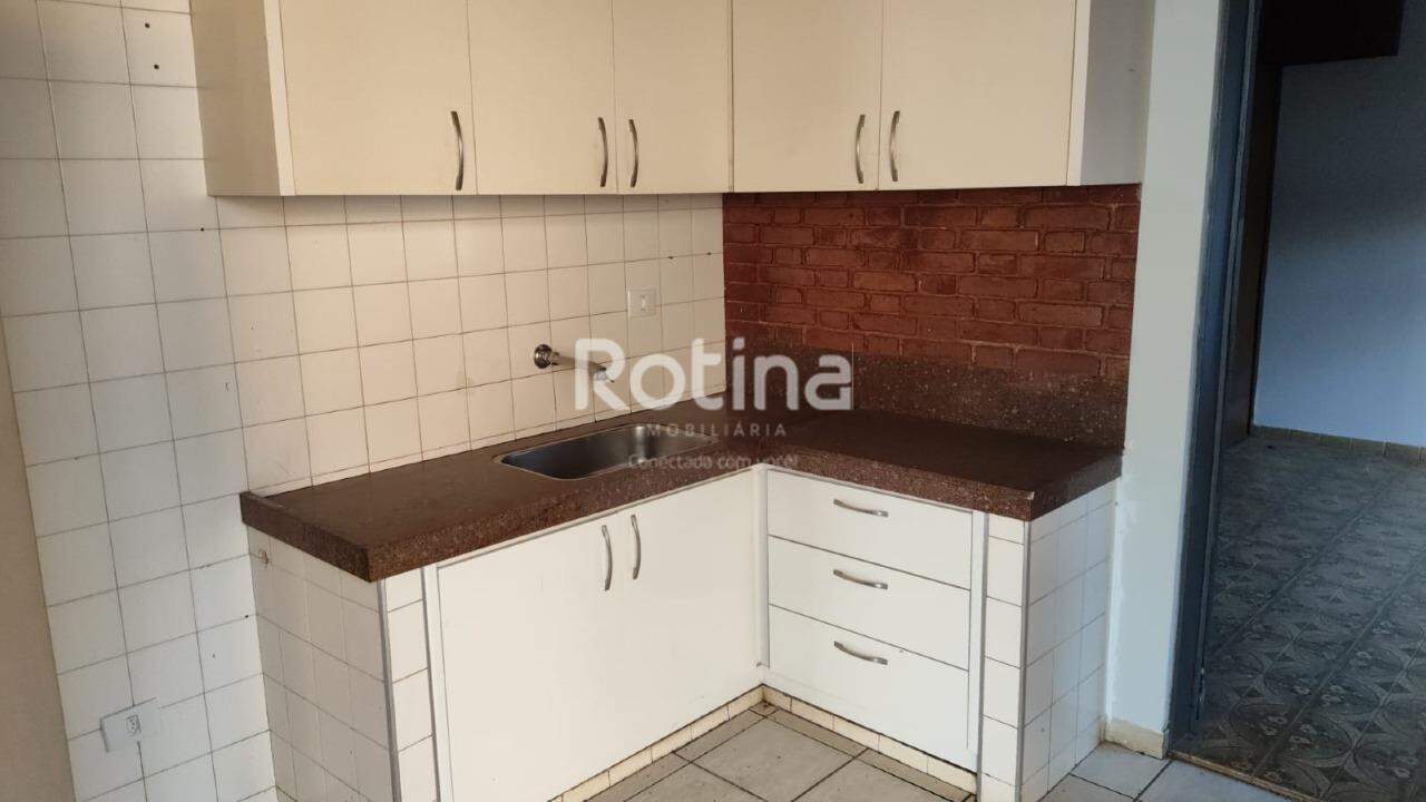 Casa para alugar, 4 quartos em Uberlândia no bairro Tabajaras no valor de R$ 4.000,00 - Rotina Imobiliária: 