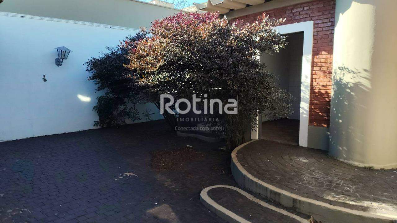 Casa para alugar, 4 quartos em Uberlândia no bairro Tabajaras no valor de R$ 4.000,00 - Rotina Imobiliária: 